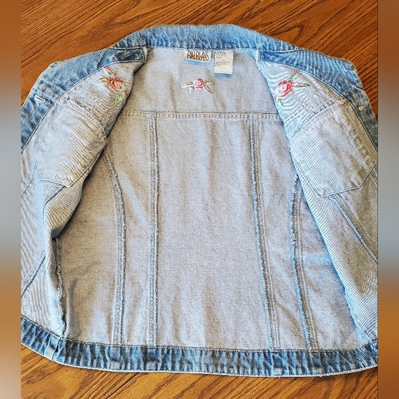 1990s Bill Blass Denim Vest with Colorful Embroidery - Picture 6 of 9